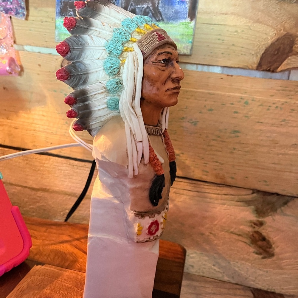 Castgana 1988 Native American Chief Bust Sculpture - Picture 10 of 11